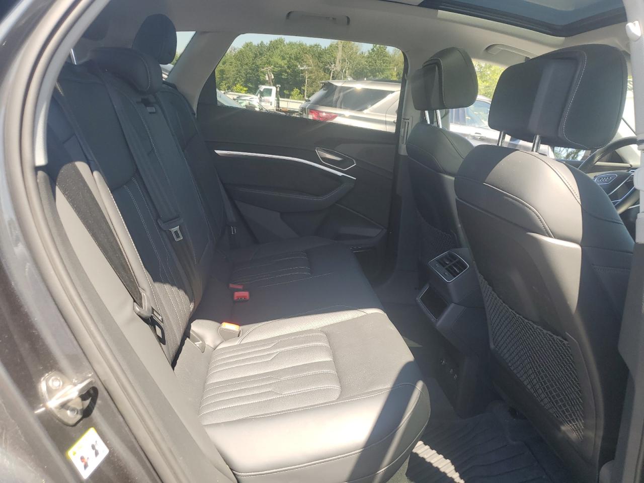 wa1vaage6mb002947 WA1VAAGE6MB002947 2021 Audi E-Tron Prestige