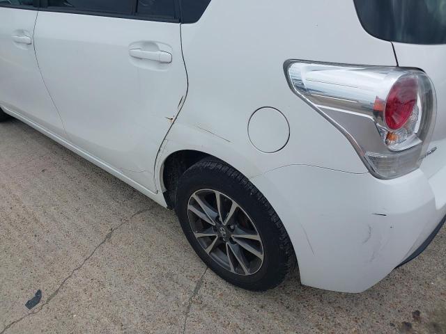 2013 TOYOTA VERSO ICON