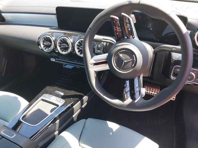 2024 MERCEDES BENZ CLA 200 AM