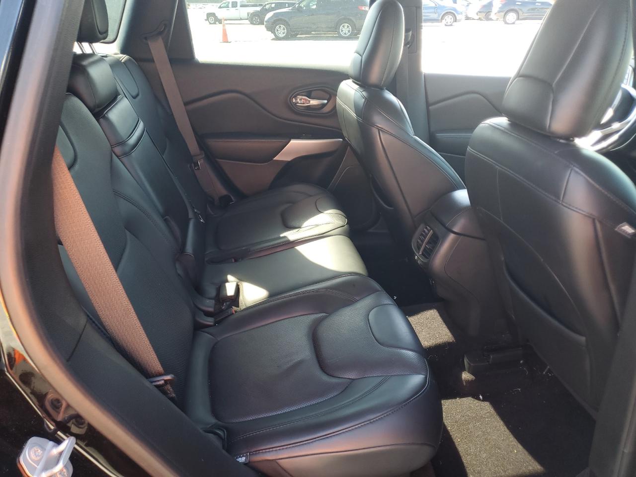 2017 Jeep Cherokee Overland VIN: 1C4PJLJS5HW571876 Lot: 65652875