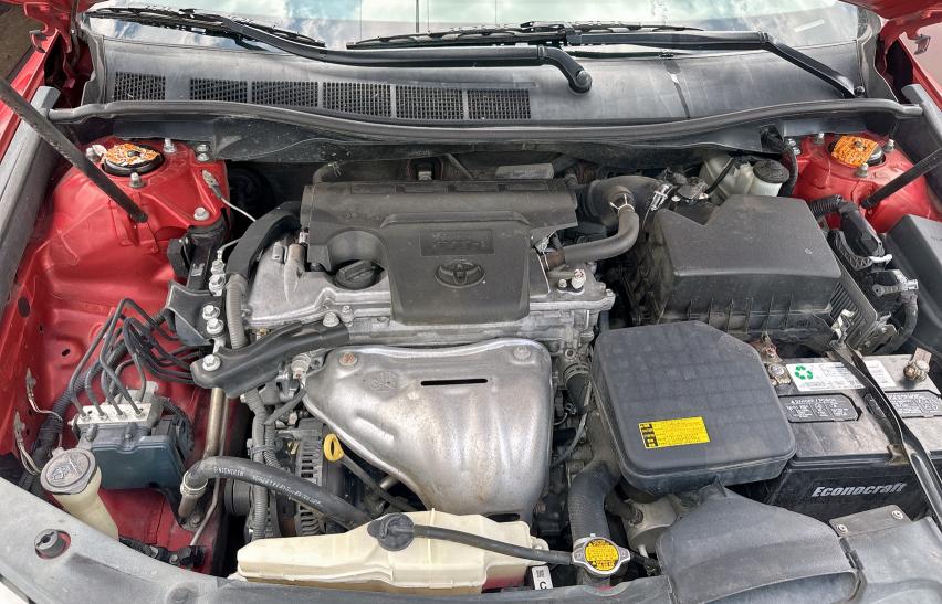 Sedans TOYOTA CAMRY 2012 Czerwony