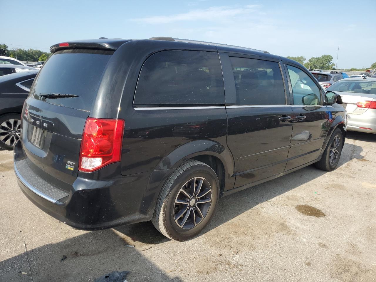 2017 Dodge Grand Caravan Sxt VIN: 2C4RDGCG2HR841896 Lot: 64505695