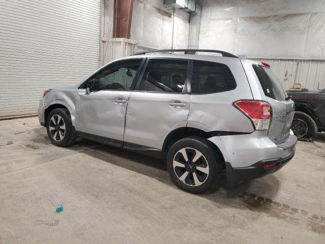  SUBARU FORESTER 2018 Серебристый