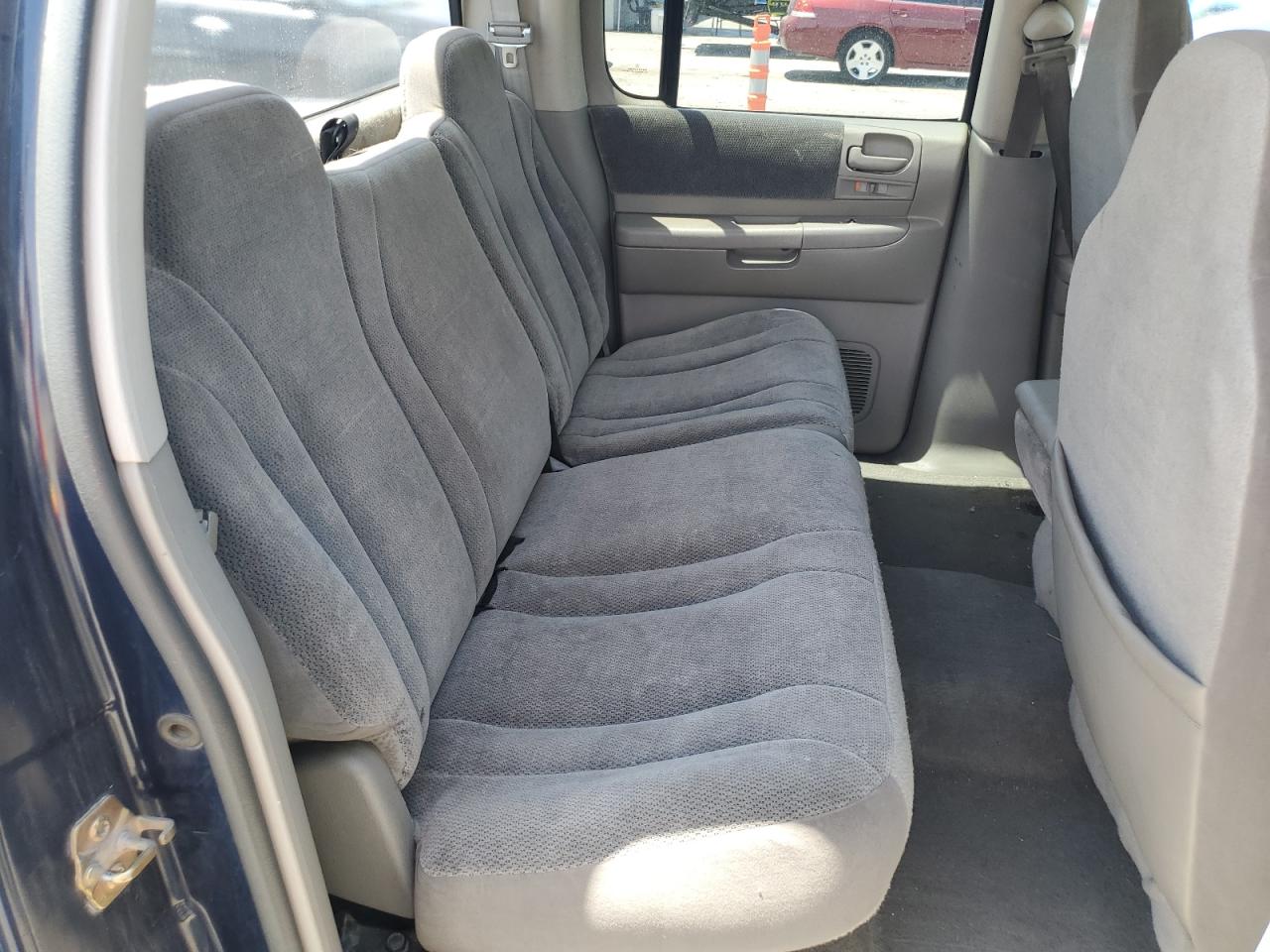 2002 Dodge Dakota Quad Sport VIN: 1B7HG38N52S687497 Lot: 64076645