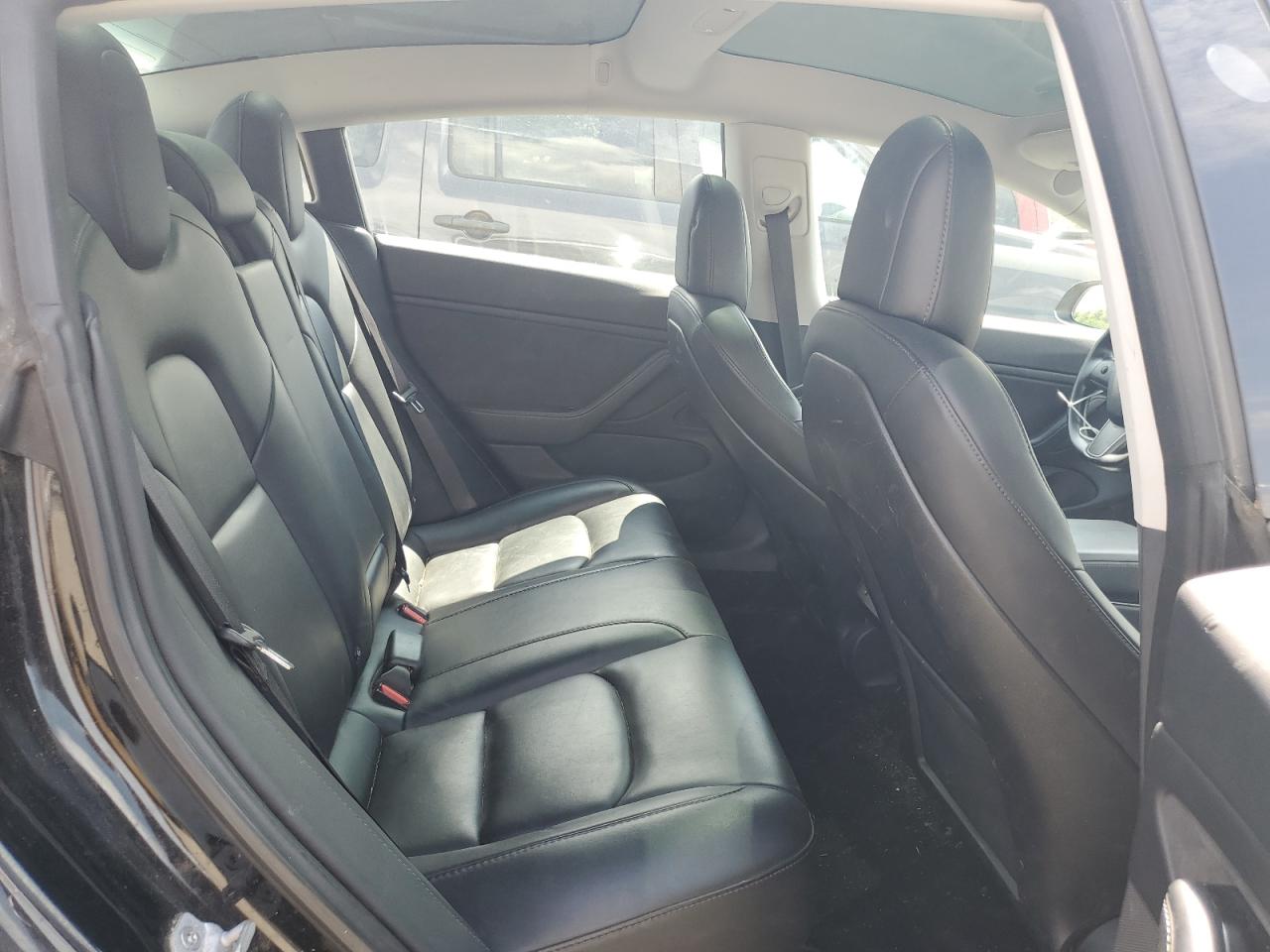 2018 Tesla Model 3 VIN: 5YJ3E1EA1JF152734 Lot: 65222035