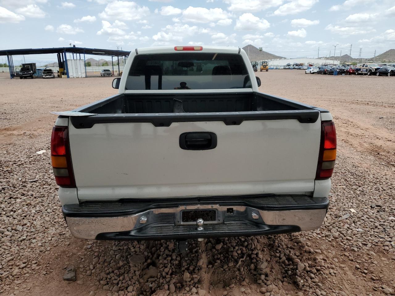 2004 GMC New Sierra C1500 VIN: 1GTEC14X04Z107979 Lot: 64629785