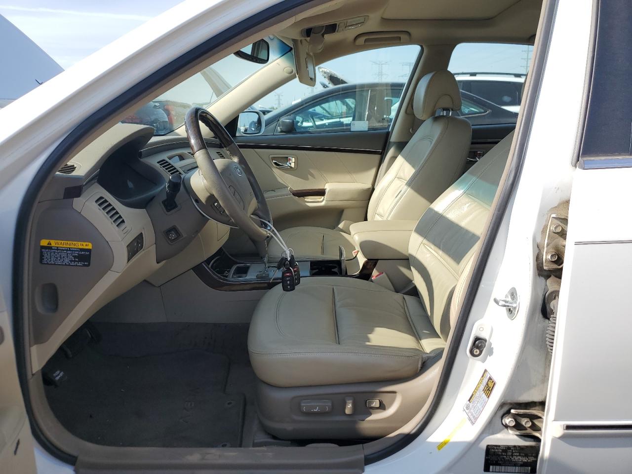 2009 Hyundai Azera Se VIN: KMHFC46F99A370581 Lot: 63080005
