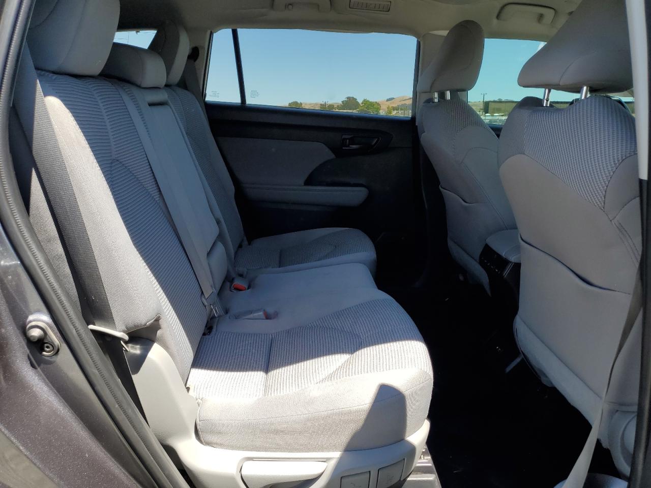 2021 Toyota Highlander L VIN: 5TDZZRAH0MS522393 Lot: 64006205