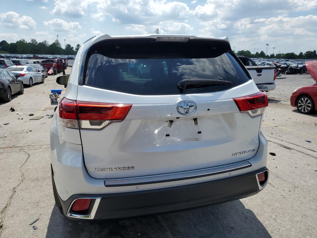 2017 Toyota Highlander Limited VIN: 5TDDZRFH5HS384570 Lot: 63269685