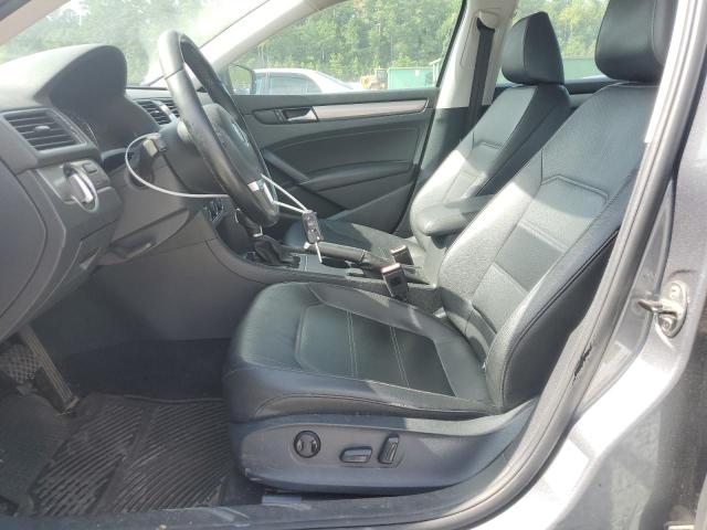 Sedans VOLKSWAGEN PASSAT 2014 Gray