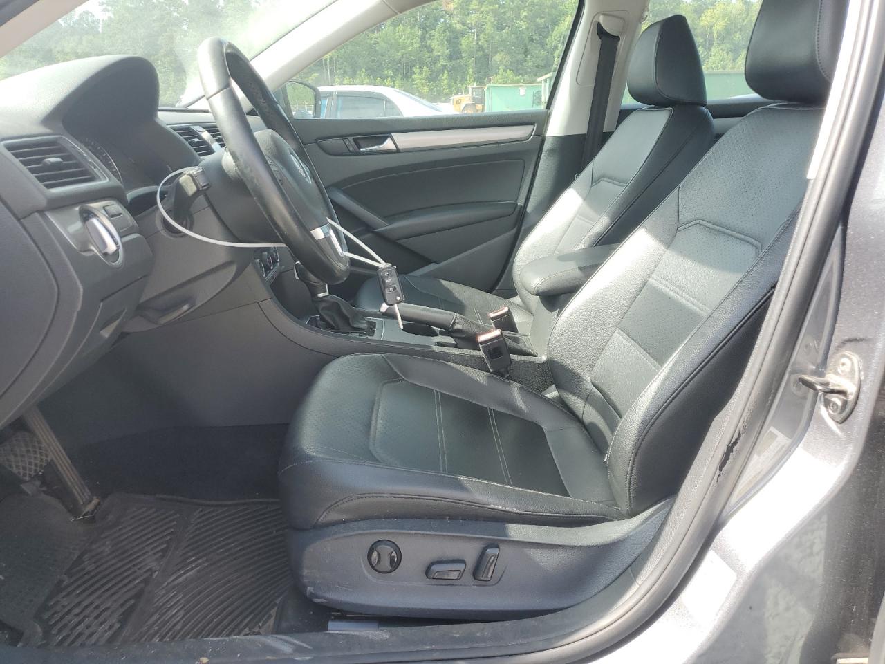 2014 Volkswagen Passat S VIN: 1VWAS7A33EC079618 Lot: 64448465