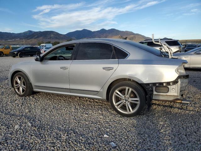 Sedans VOLKSWAGEN PASSAT 2014 Silver