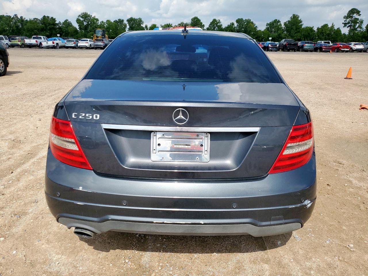 2013 Mercedes-Benz C 250 VIN: WDDGF4HB2DR242418 Lot: 64636555