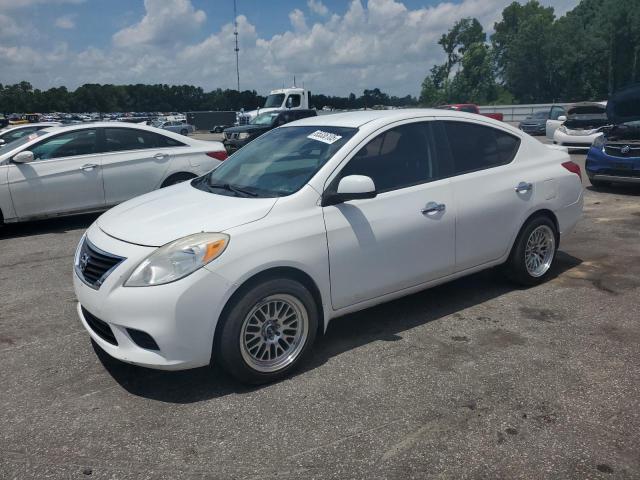 Sedans NISSAN VERSA 2013 Biały