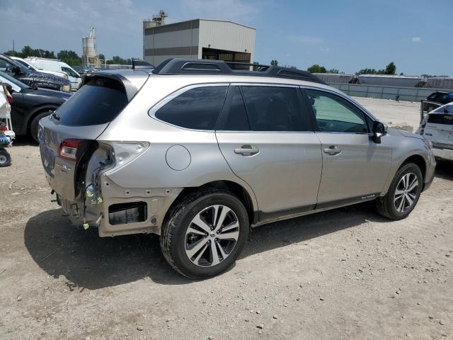  SUBARU OUTBACK 2018 Srebrny