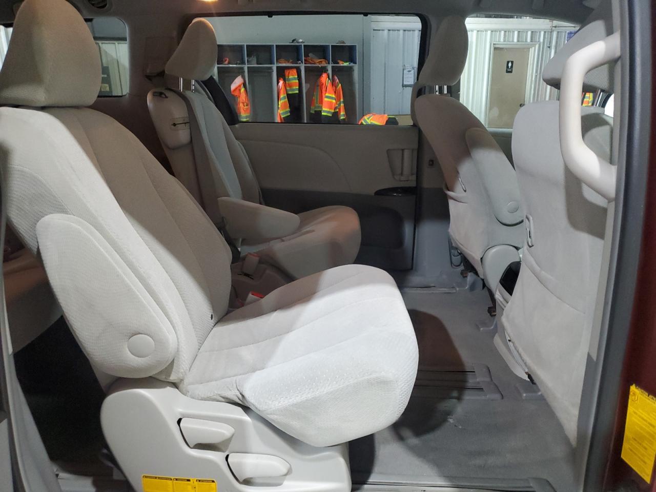 2011 Toyota Sienna Le VIN: 5TDKK3DCXBS008566 Lot: 65340485