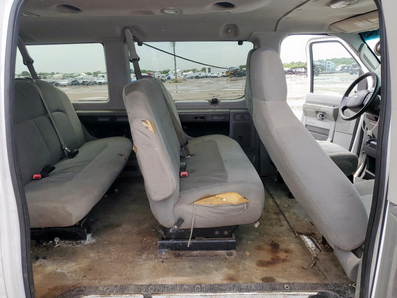 2011 Ford Econoline E350 Super Duty Wagon VIN: 1FBNE3BL8BDB03702 Lot: 64030445