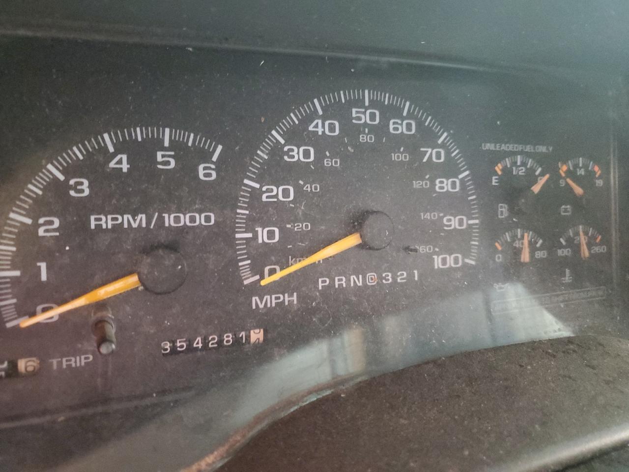 1999 Chevrolet Suburban K1500 VIN: 3GNFK16R2XG262390 Lot: 63111345