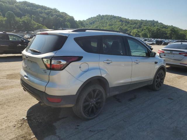  FORD ESCAPE 2018 Srebrny