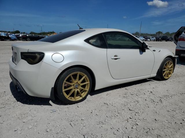  TOYOTA SCION 2013 Biały