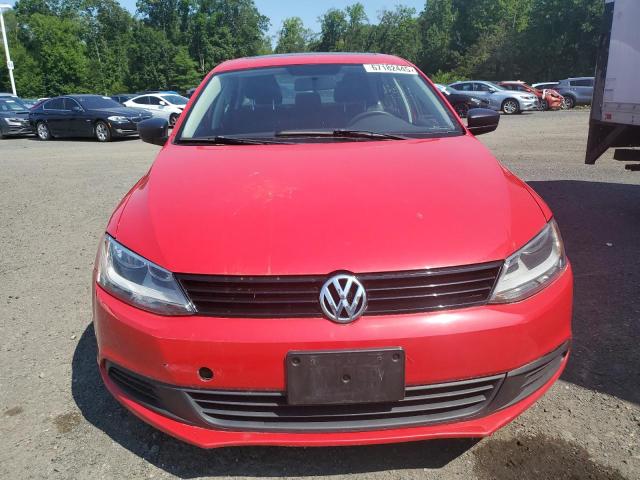 Sedans VOLKSWAGEN JETTA 2012 Czerwony