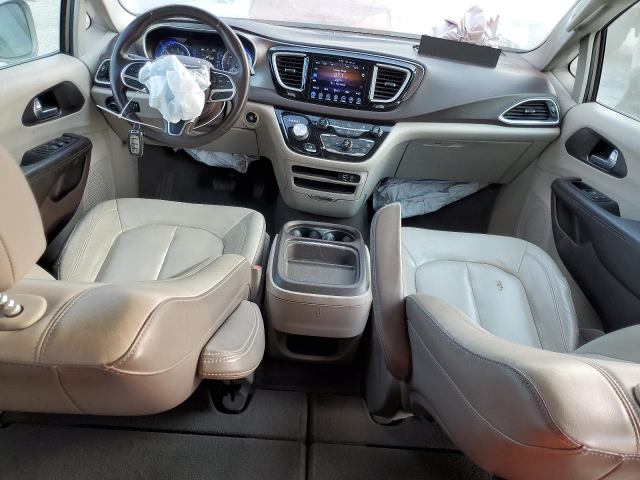 2017 Chrysler Pacifica Touring L VIN: 2C4RC1BG7HR720427 Lot: 65088345