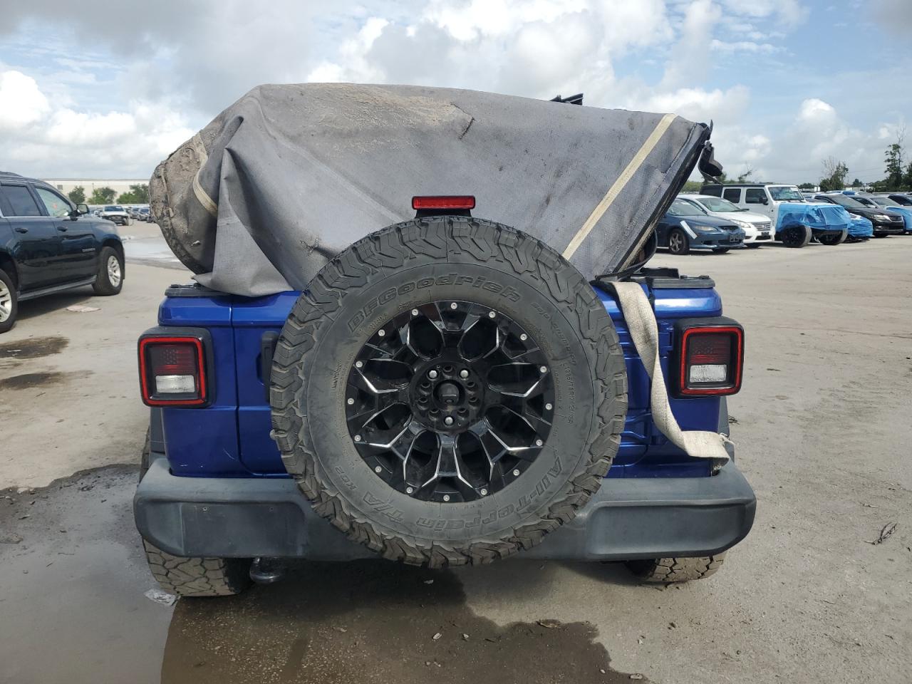 2018 Jeep Wrangler Unlimited Sport VIN: 1C4HJXDN2JW197007 Lot: 65046525
