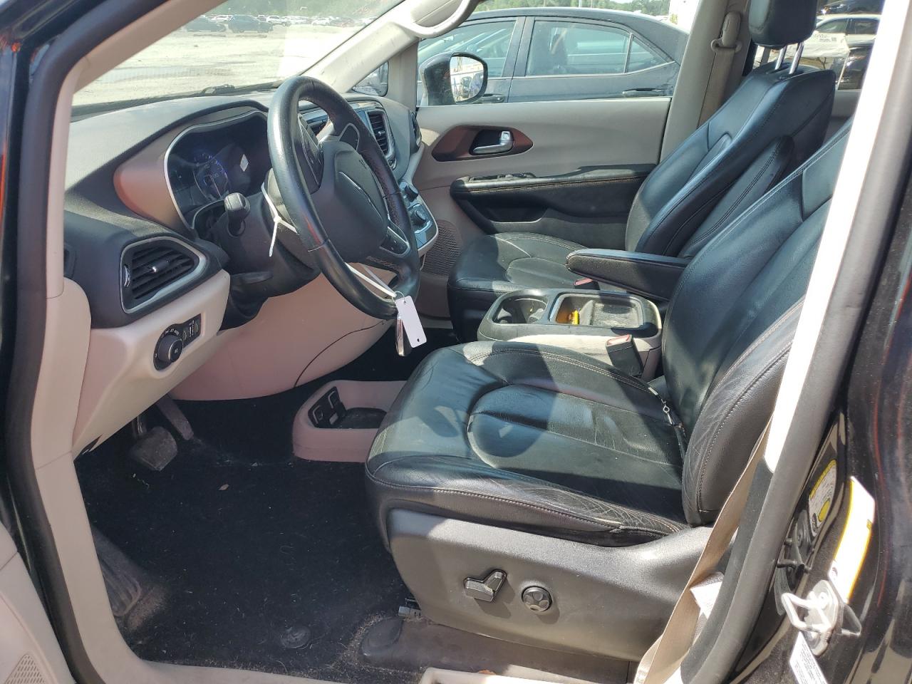 2017 Chrysler Pacifica Touring L VIN: 2C4RC1BG7HR535388 Lot: 65715345