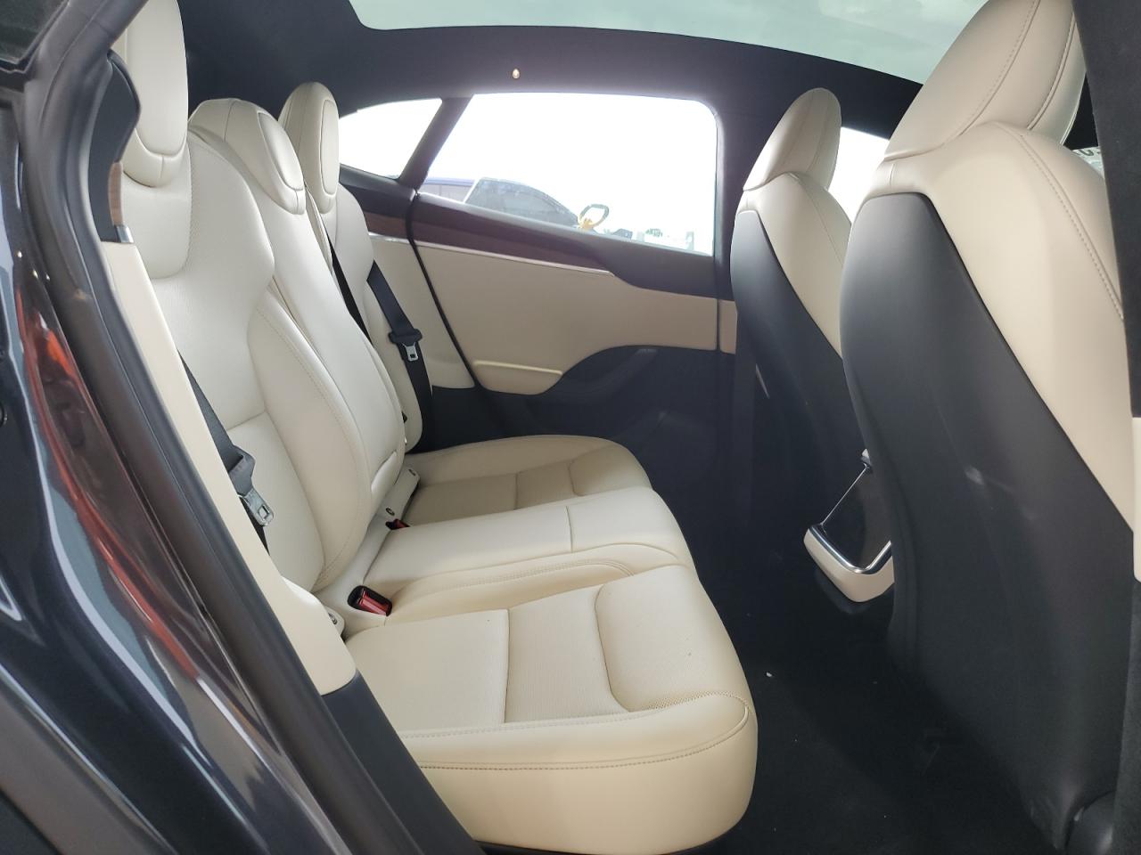 2024 Tesla Model S VIN: 5YJSA1E57RF533784 Lot: 63001725