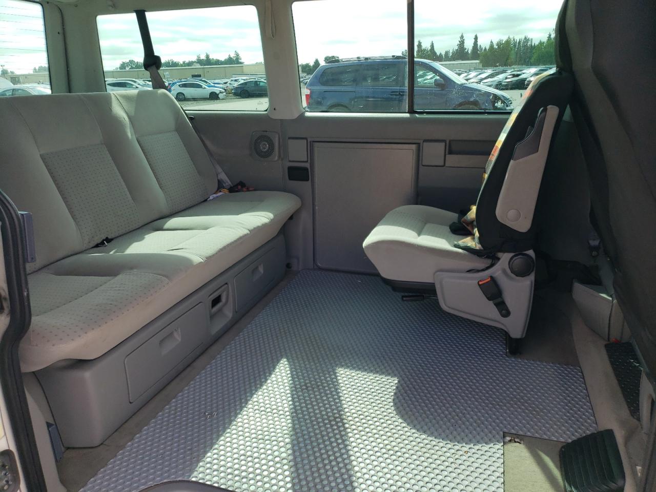 2002 Volkswagen Eurovan Mv VIN: WV2MB47092H068229 Lot: 64522515