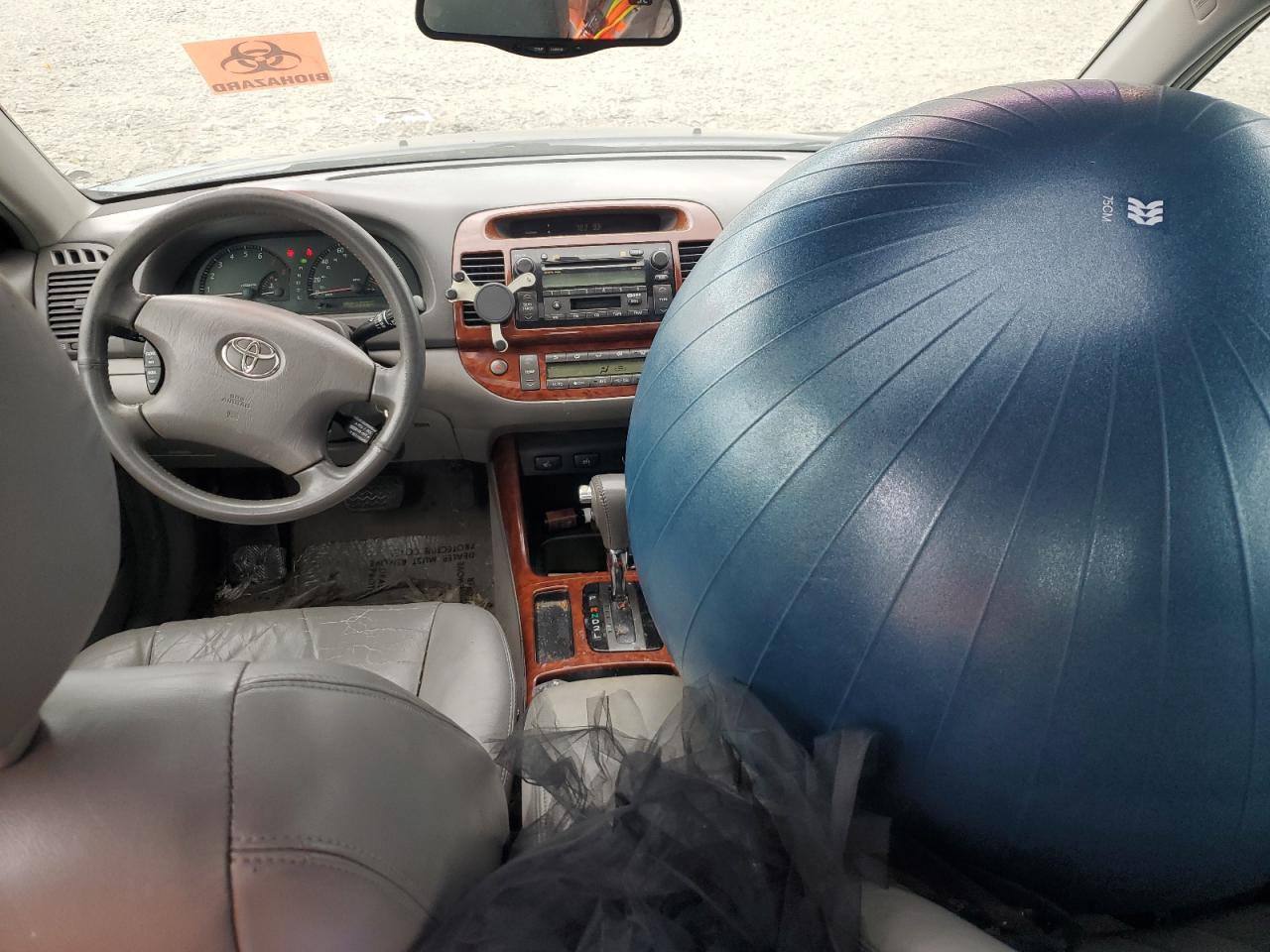 2002 Toyota Camry Le VIN: 4T1BF30K72U536364 Lot: 64980635