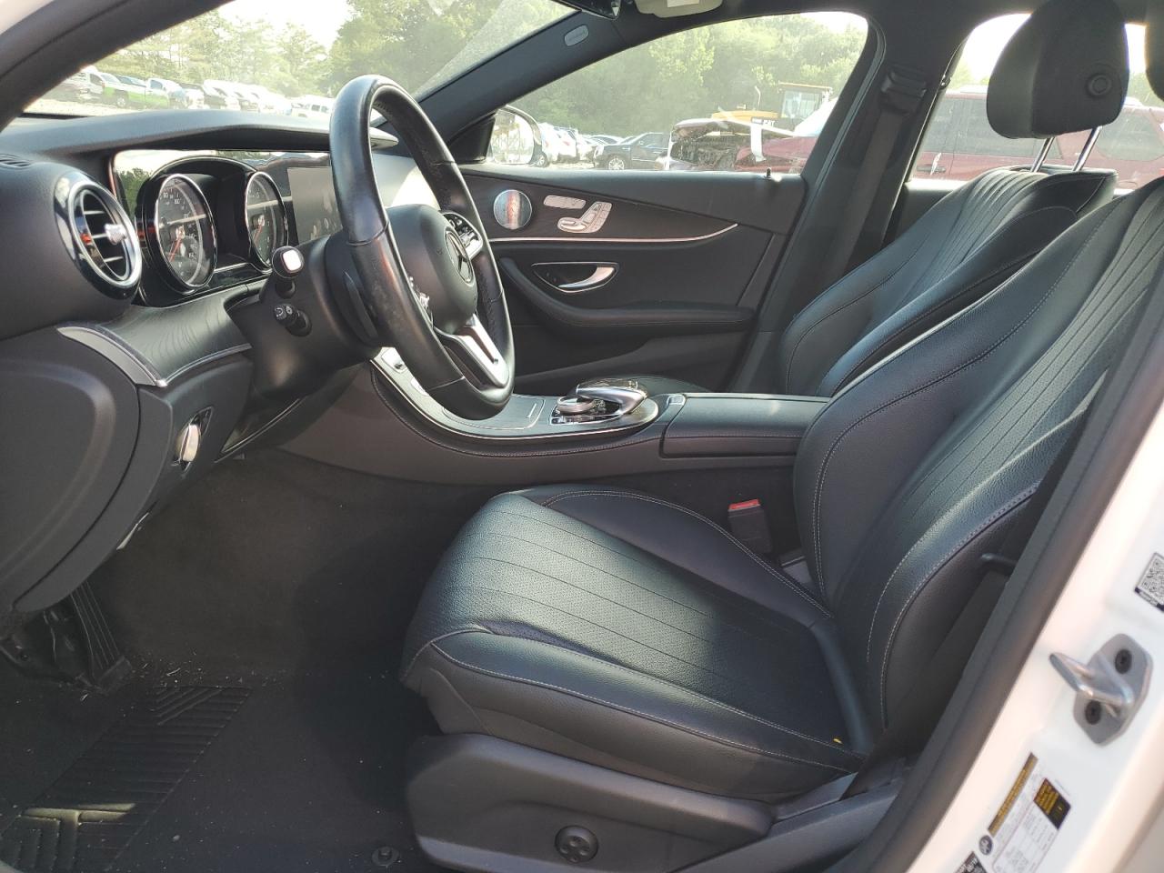 2019 Mercedes-Benz E 300 4Matic VIN: WDDZF4KB0KA635735 Lot: 64057095