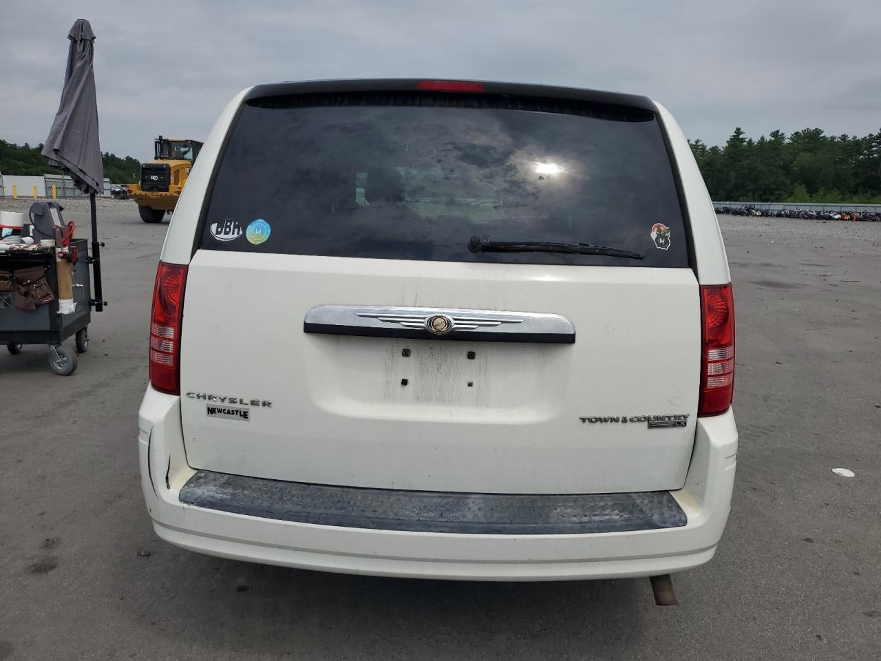 2010 Chrysler Town & Country Lx VIN: 2A4RR2D13AR381405 Lot: 64817935