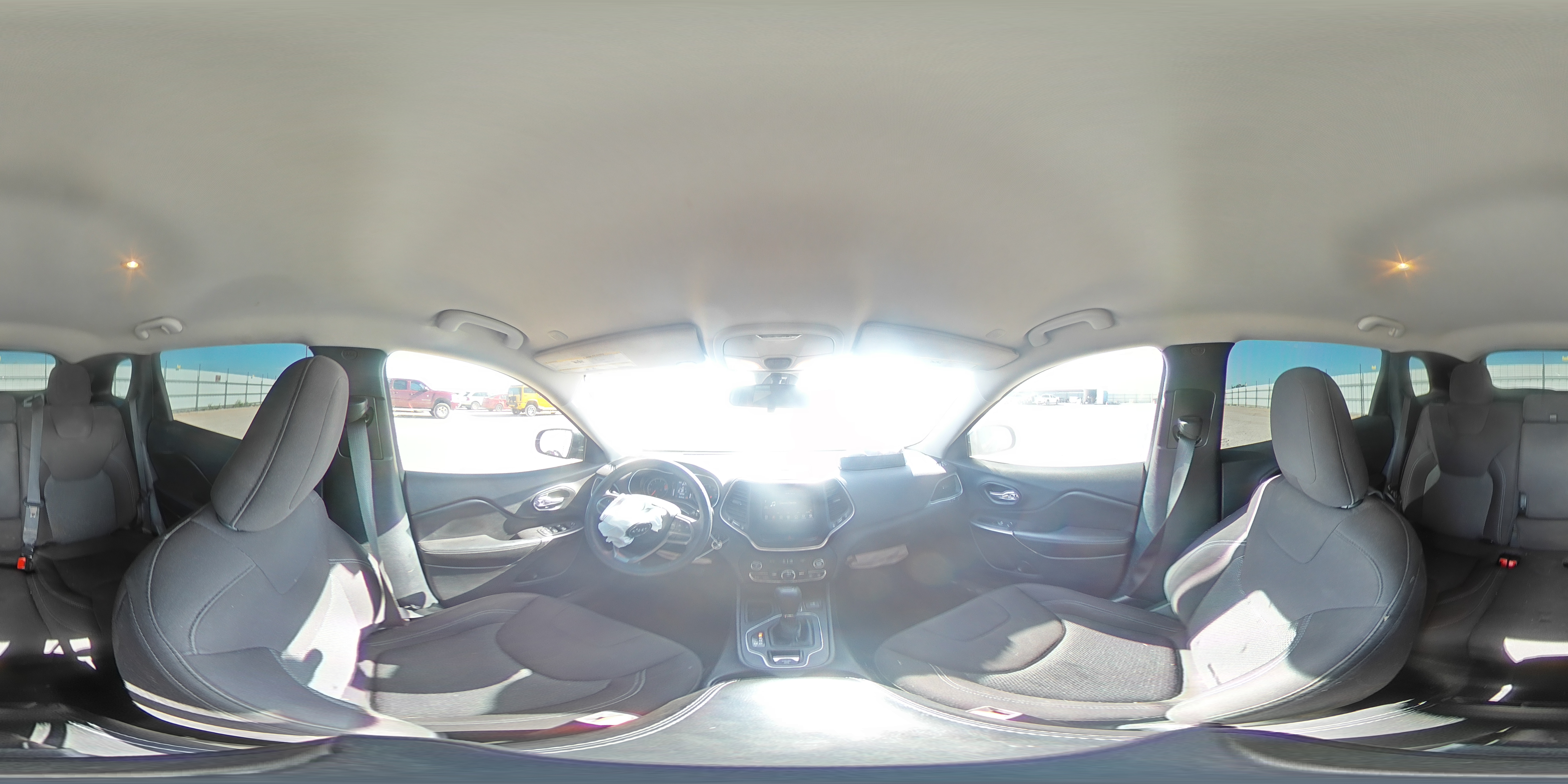 2020 Jeep Cherokee Latitude VIN: 1C4PJLCB0LD610892 Lot: 66857315