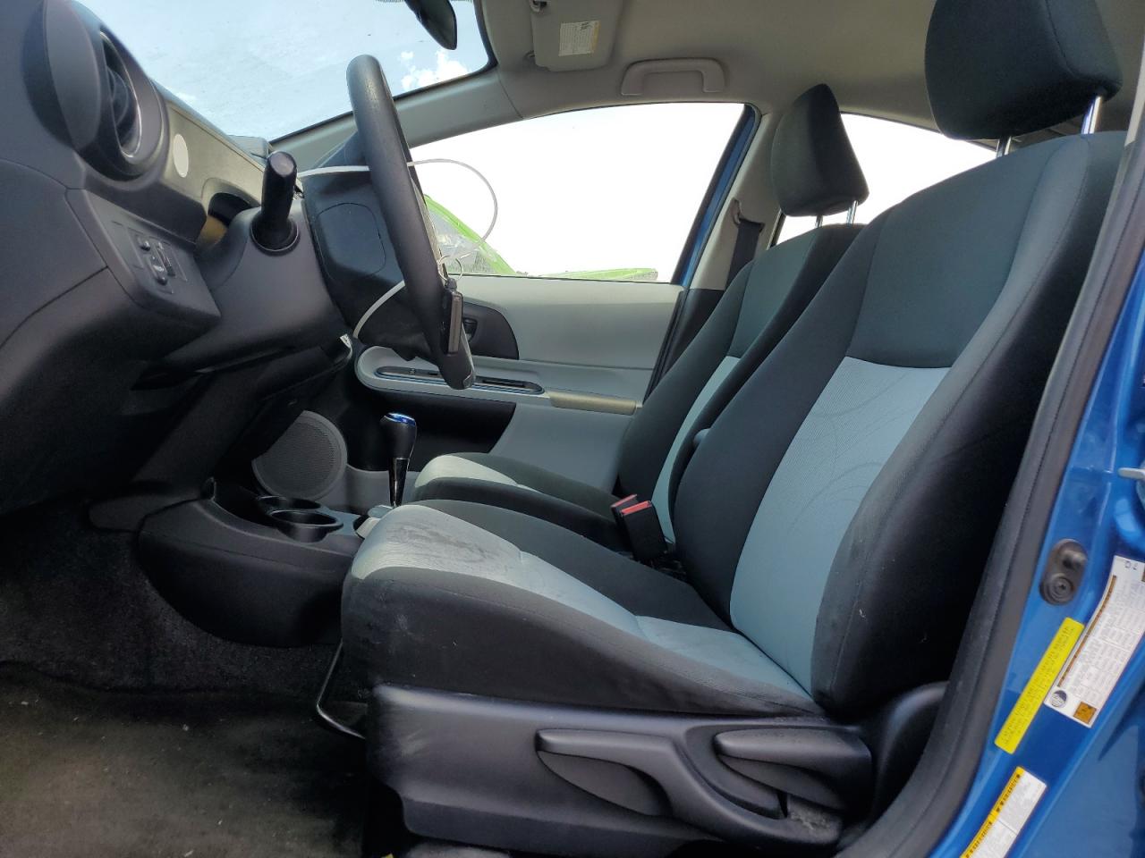 2013 Toyota Prius C VIN: JTDKDTB34D1057453 Lot: 64101675