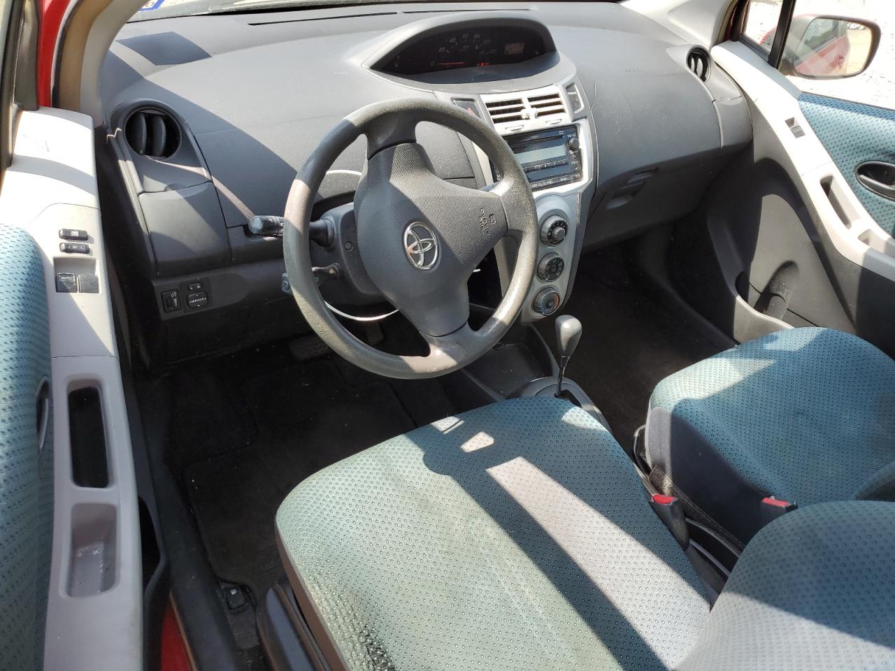 2008 Toyota Yaris VIN: JTDJT923285201579 Lot: 65447385