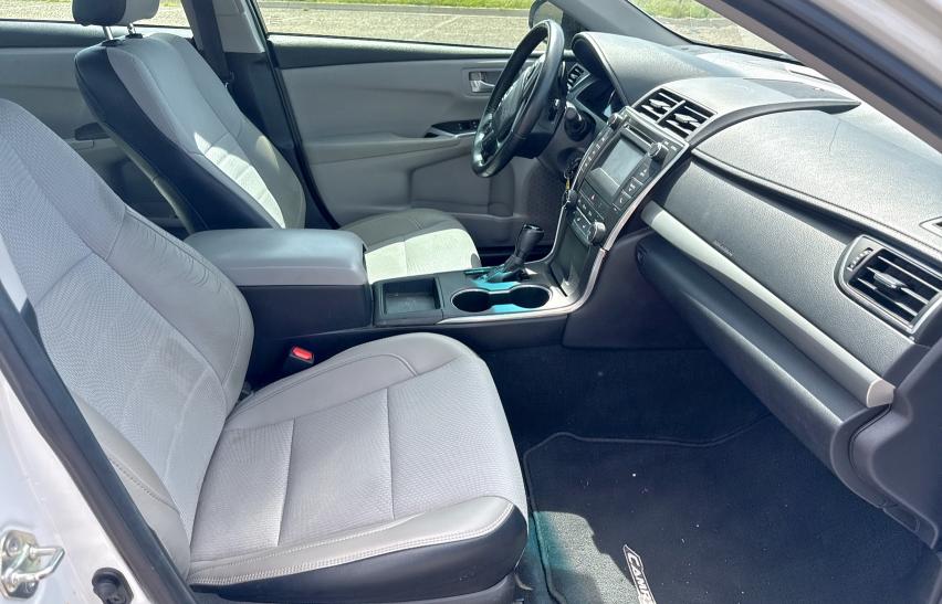 Sedans TOYOTA CAMRY 2016 White