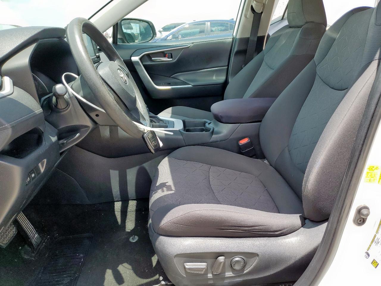 2020 Toyota Rav4 Xle VIN: 2T3W1RFV3LC046406 Lot: 63060995