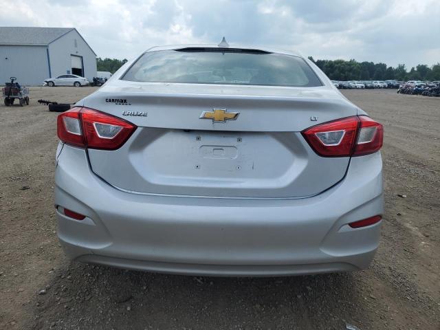  CHEVROLET CRUZE 2018 Srebrny