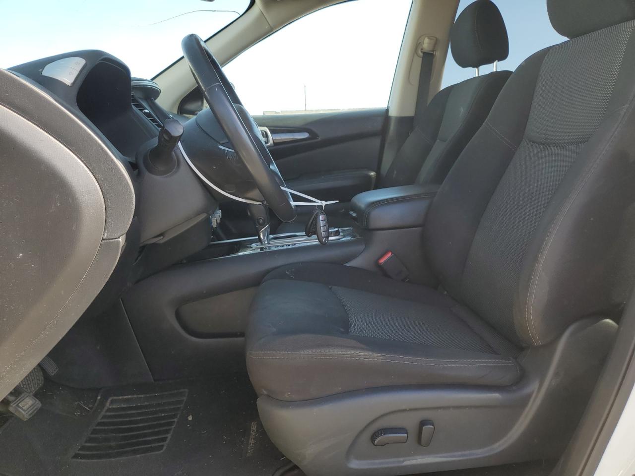 2019 Nissan Pathfinder S VIN: 5N1DR2MM9KC621945 Lot: 62856675