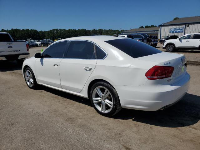 Sedans VOLKSWAGEN PASSAT 2014 Biały