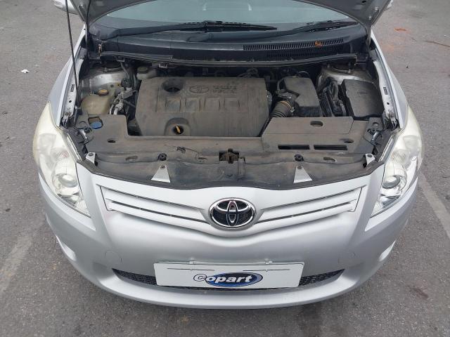 2011 TOYOTA AURIS TR V