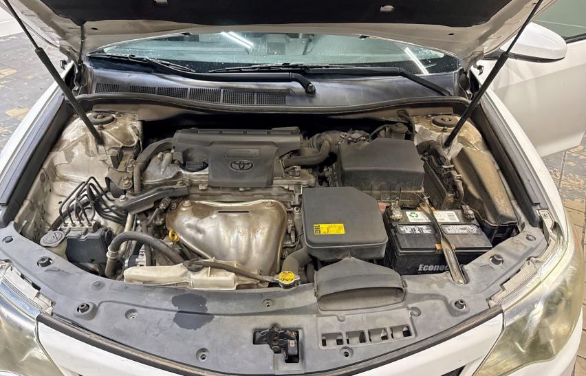 Sedans TOYOTA CAMRY 2012 White