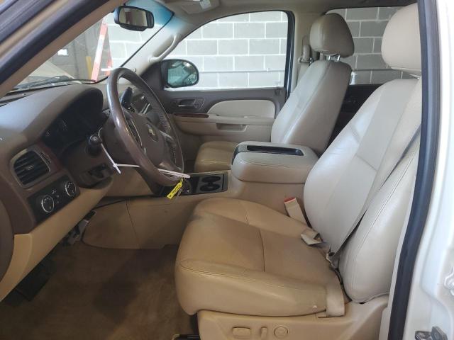  CHEVROLET SUBURBAN 2013 White