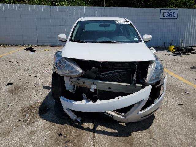  NISSAN VERSA 2019 Biały