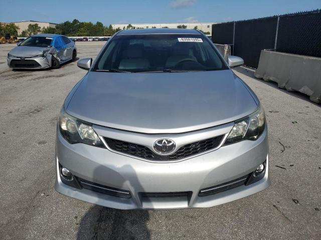 Седаны TOYOTA CAMRY 2014 Серый