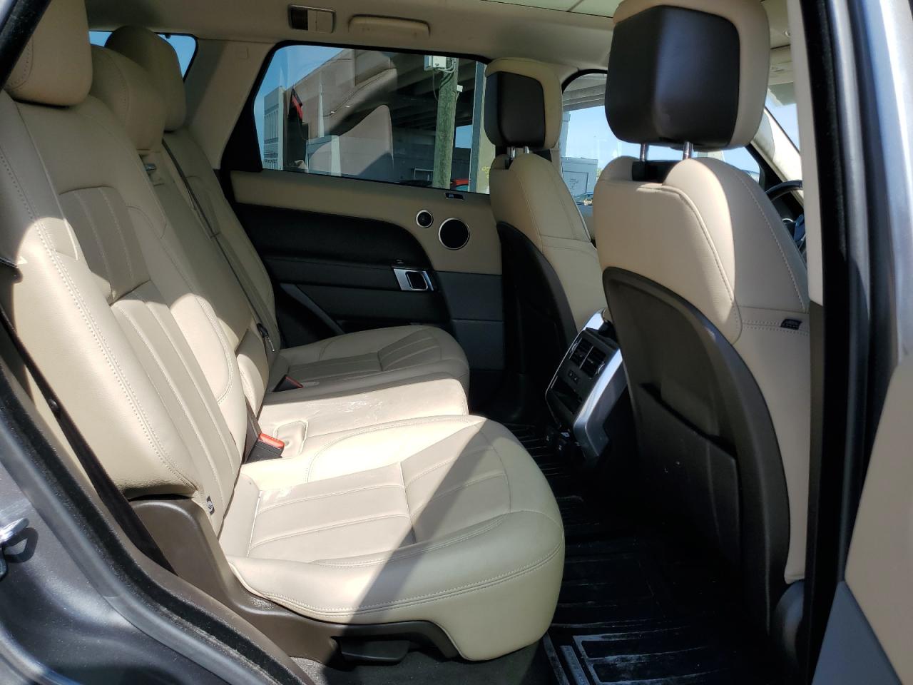 2018 Land Rover Range Rover Sport Se VIN: SALWG2RV9JA401518 Lot: 63815925