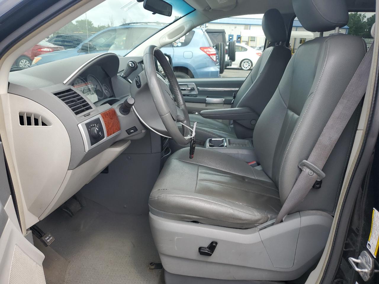 2008 Chrysler Town & Country Touring VIN: 2A8HR54P68R679022 Lot: 64902725