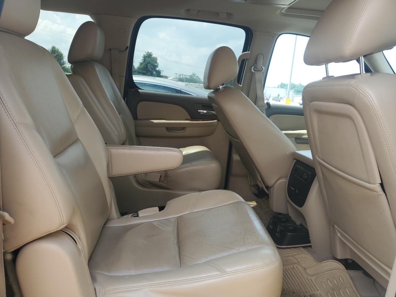 2014 Chevrolet Suburban K1500 Ltz VIN: 1GNSKKE75ER128006 Lot: 64720805