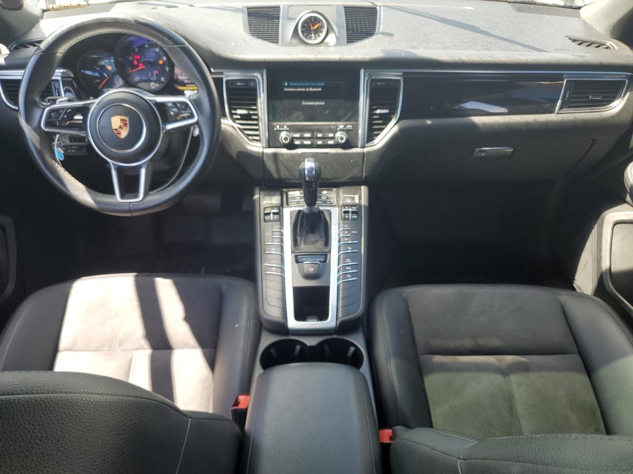 2018 Porsche Macan VIN: WP1AA2A50JLB02470 Lot: 63780555